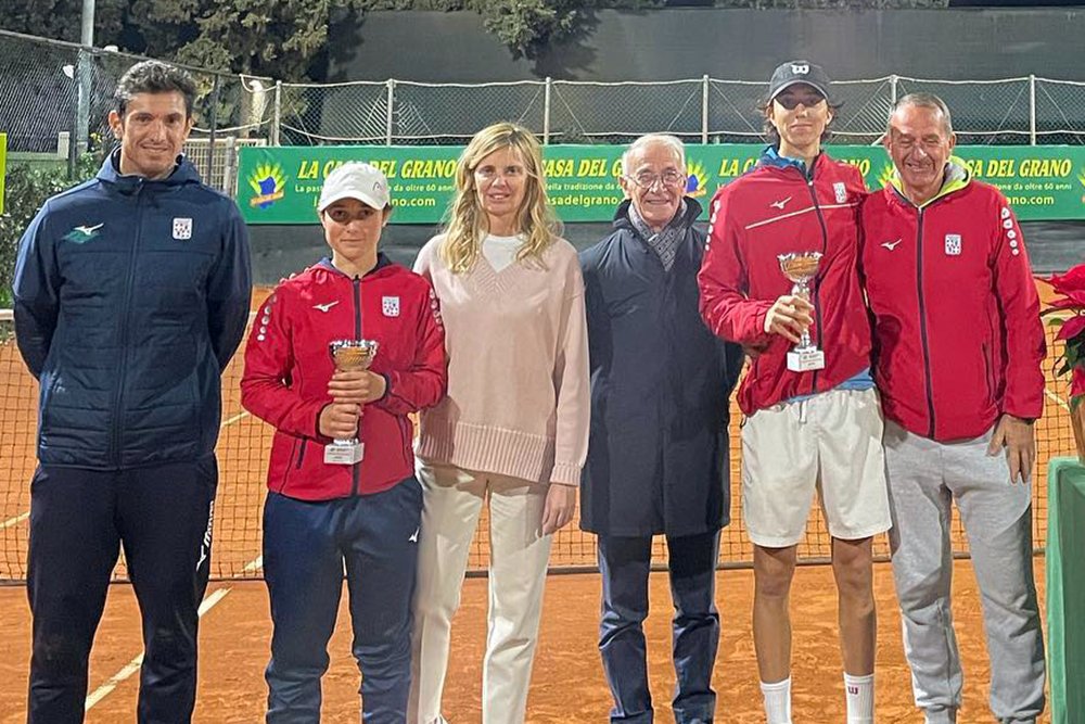 Campionati Sardi Assoluti 2022 tennis TC Cagliari: foto di gruppo del doppio misto