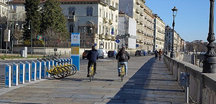 Una stazione di [To]Bike con la "bici gialle"