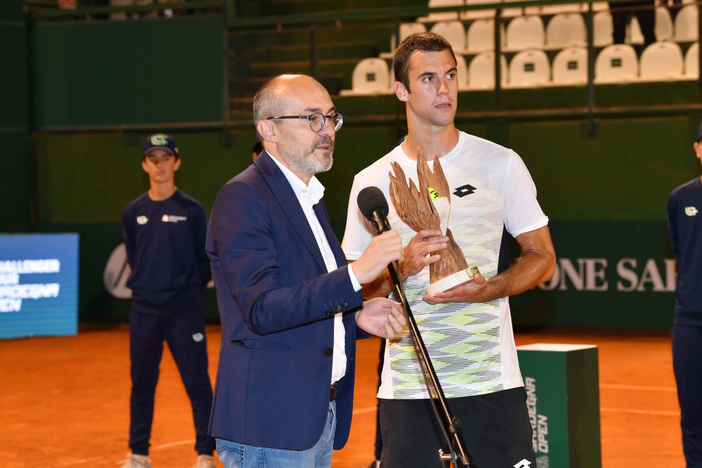 Djere Laslo e Paolo Truzzu (sindaco di Cagliari) al Tc Cagliari per il Challenger ATP 175 (credit: Foto Francesco Panunzio) 06.05.2023