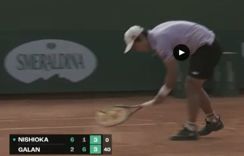 Yoshihito Nishioka rompe la prima racchetta