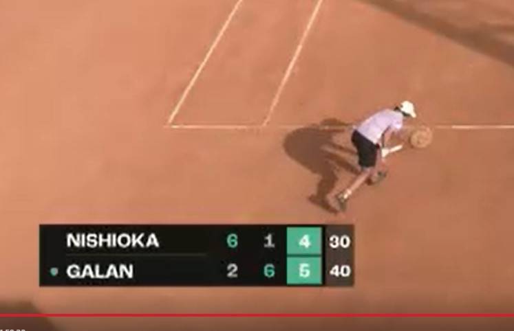 Yoshihito Nishioka rompe la seconda racchetta