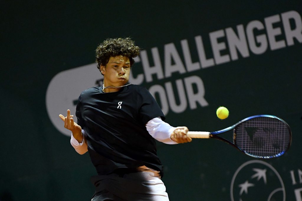 Ben Shelton (USA) al Tc Cagliari per il Challenger ATP 175 (credit: Foto Francesco Panunzio) 05.05.2023