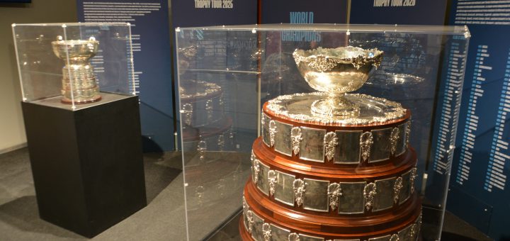 I trofei della Coppa Davis e della Billie Jean King Cup nel Trophy Tour 2025 esposti ed Elmas