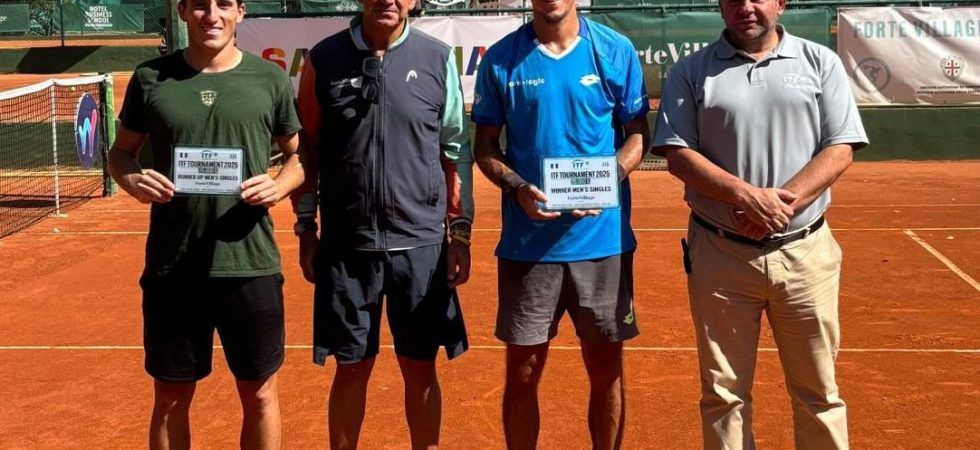 ITF Forte Village 3/6 2025: il finalista Michele Ribecai, il direttore del torneo Alessandro Porcu, il vincitore Daniel Michalski e il giudice arbitro Enyedy Koppany - 05.10.2025
