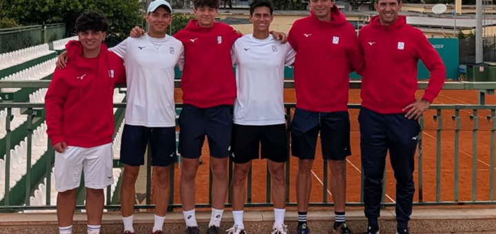 La formazione di Serie B1 maschile del Tennis Club Cagliari, a segno contro il Circolo Tennis Brindisi